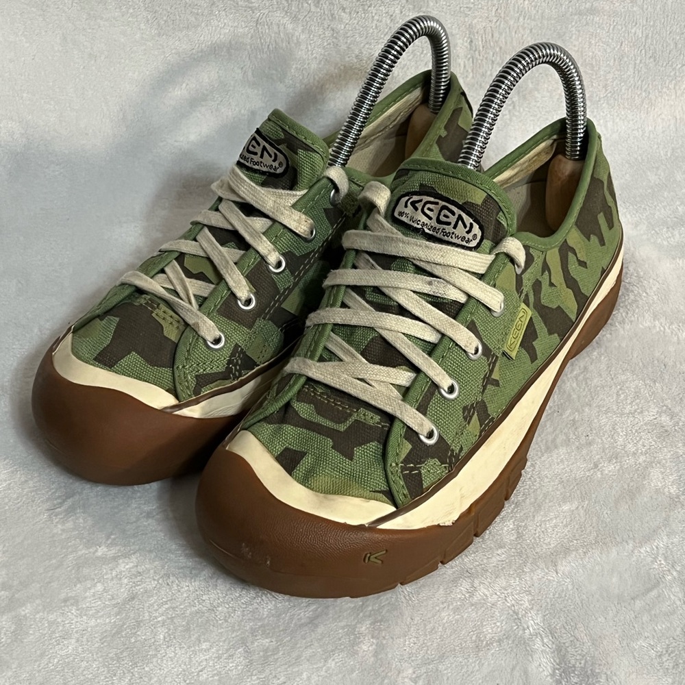 Keen Women’s Camo sneakers